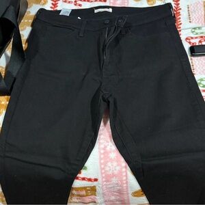 LEVI’S 720 HIGH RISE SUPER SKINNY Black Jeans